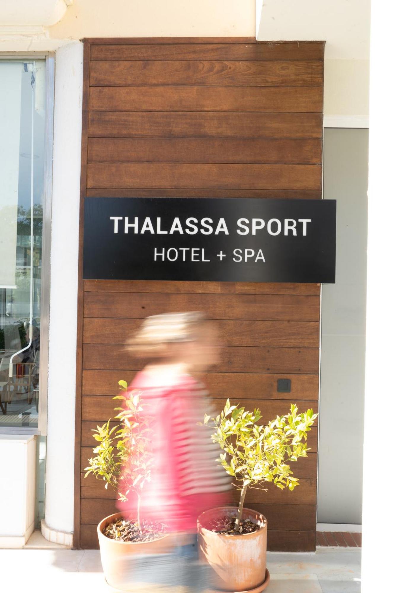 Hotel & Apartaments Thalassa Sport & Spa 罗萨斯 外观 照片