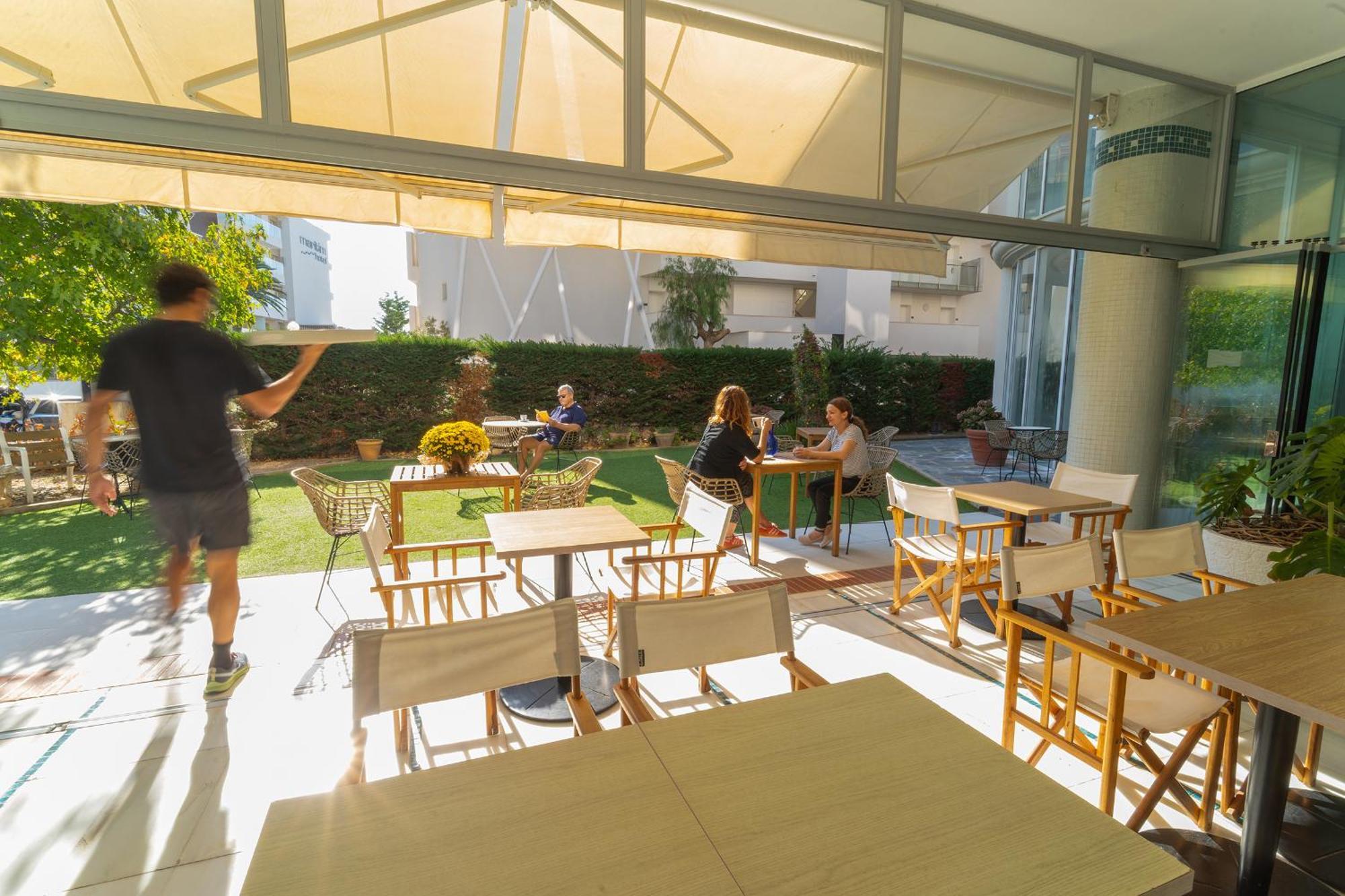 Hotel & Apartaments Thalassa Sport & Spa 罗萨斯 外观 照片