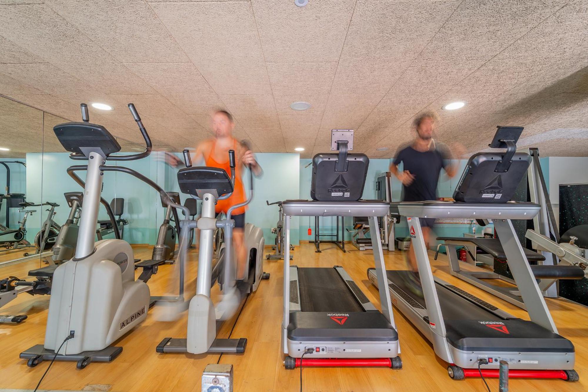 Hotel & Apartaments Thalassa Sport & Spa 罗萨斯 外观 照片