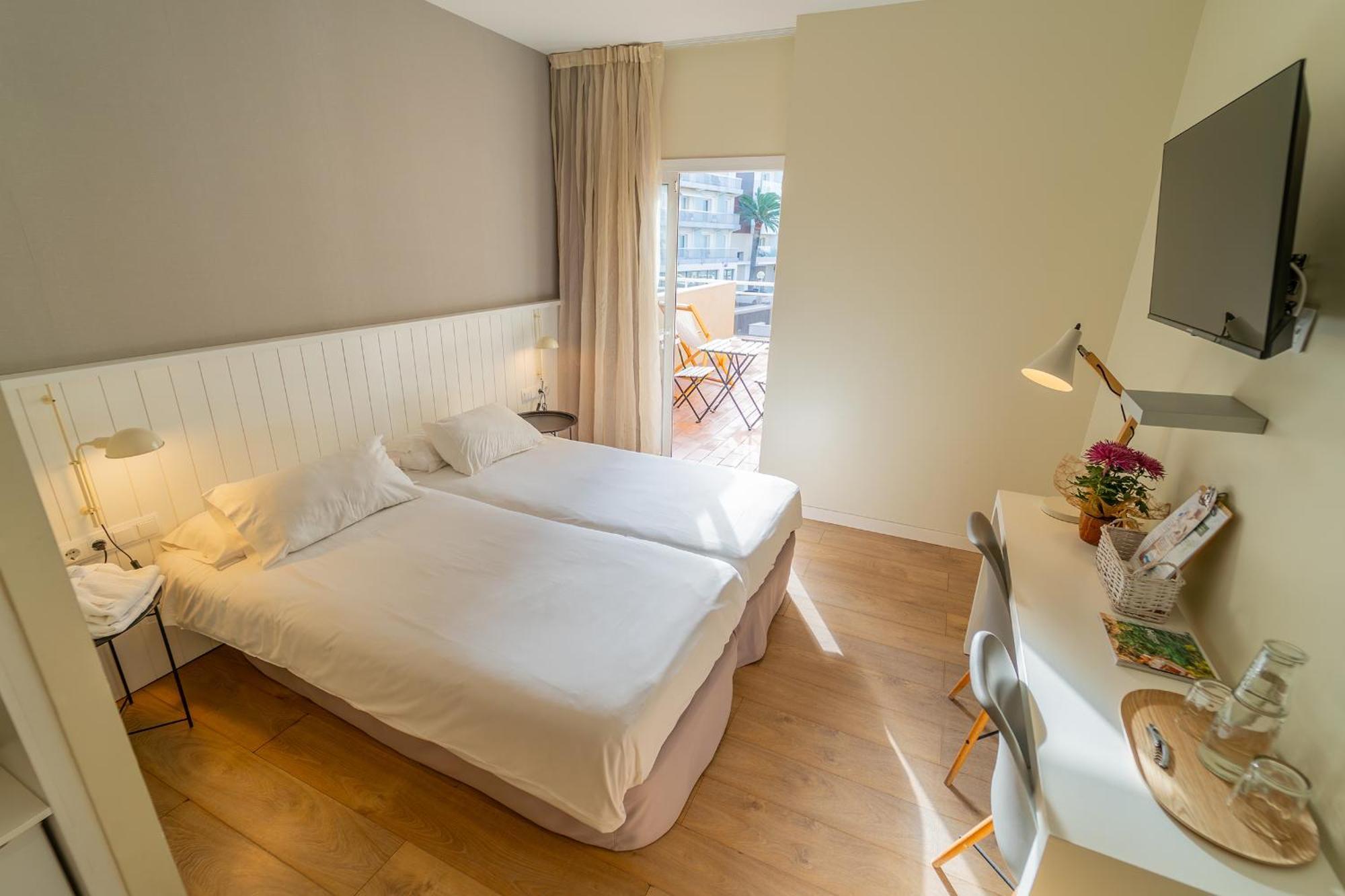 Hotel & Apartaments Thalassa Sport & Spa 罗萨斯 外观 照片