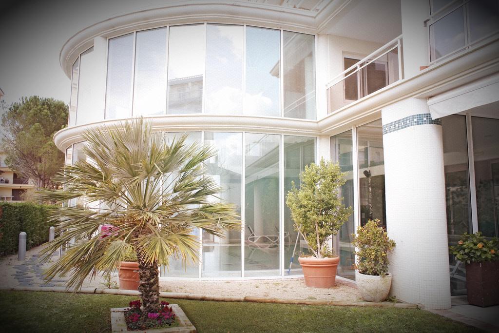 Hotel & Apartaments Thalassa Sport & Spa 罗萨斯 外观 照片
